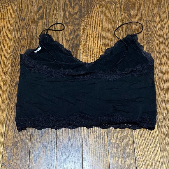 Bundle: EUC Forever 21 cropped camisoles - Picture 6 of 6